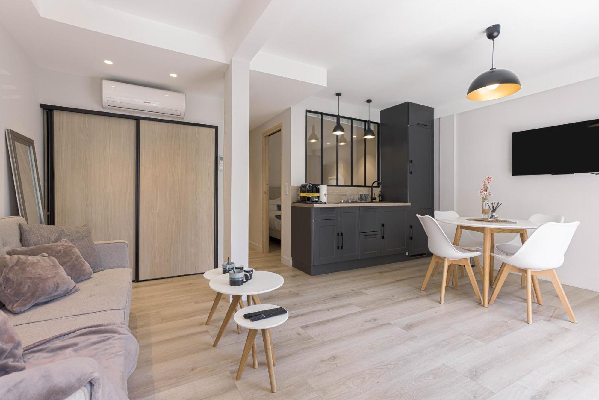 Rouaze - 14mn Du Palais, Face Aux Plages, Central, Balcon Appartement Cannes