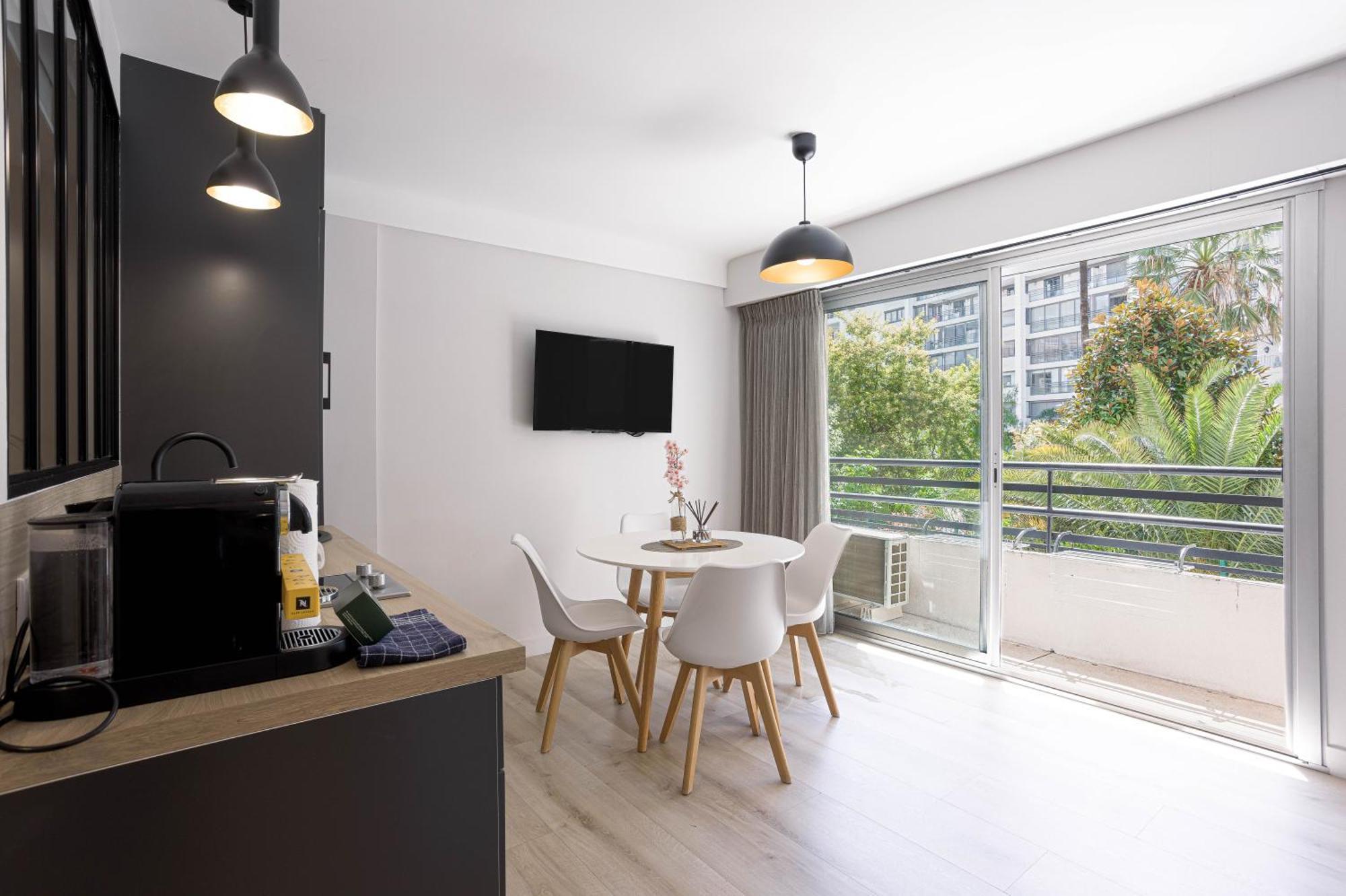Appartement Rouaze - 14mn Du Palais, Face Aux Plages, Central, Balcon